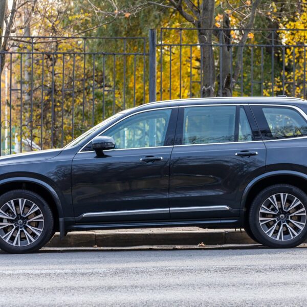 Volvo Crossover – Idealne Połączenie Komfortu, Bezpieczeństwa i Stylu