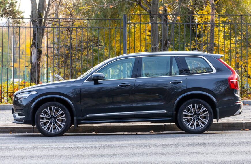 Volvo Crossover – Idealne Połączenie Komfortu, Bezpieczeństwa i Stylu