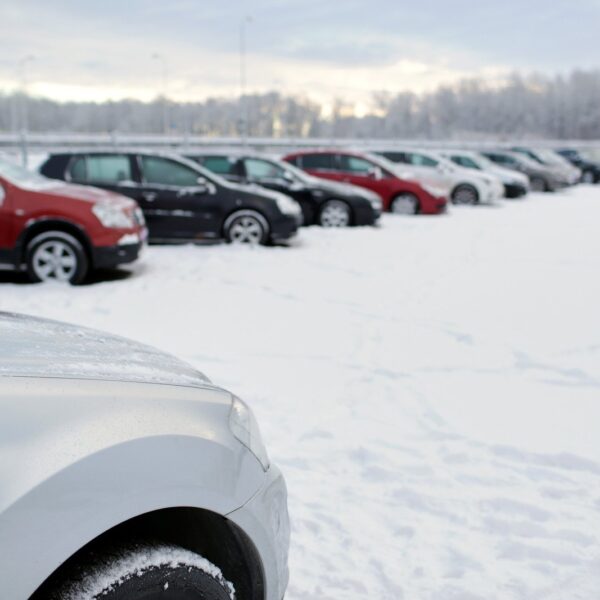 Przygotowanie samochodu do ekstremalnych warunków zimowych: Poradnik krok po kroku.