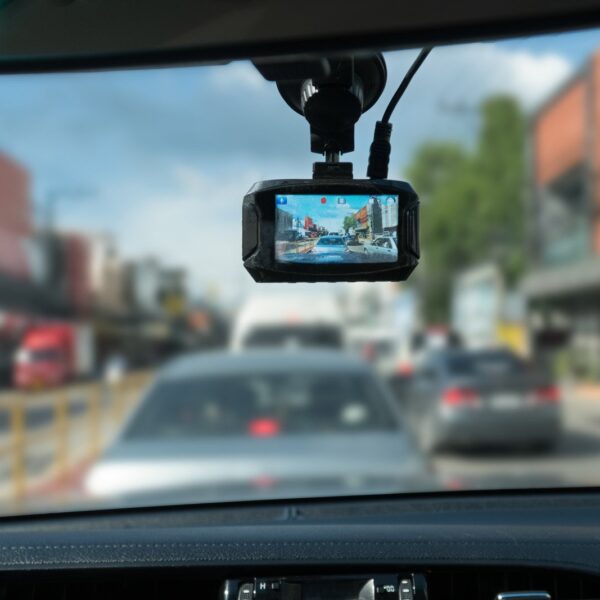 Etykieta jazdy na autostradzie: Dobre nawyki i zasady współdzielenia drogi.